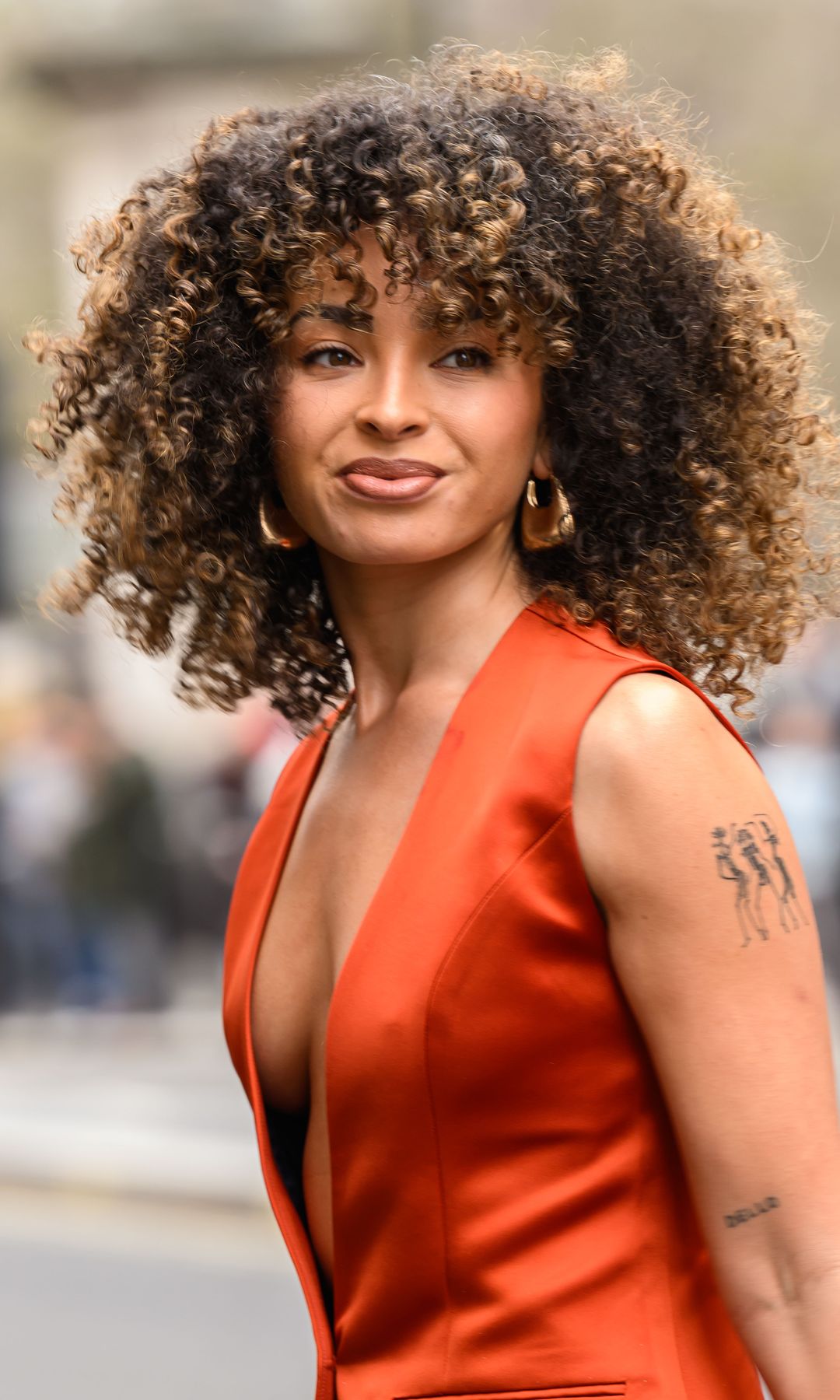  Corte afro para cabello rizado 