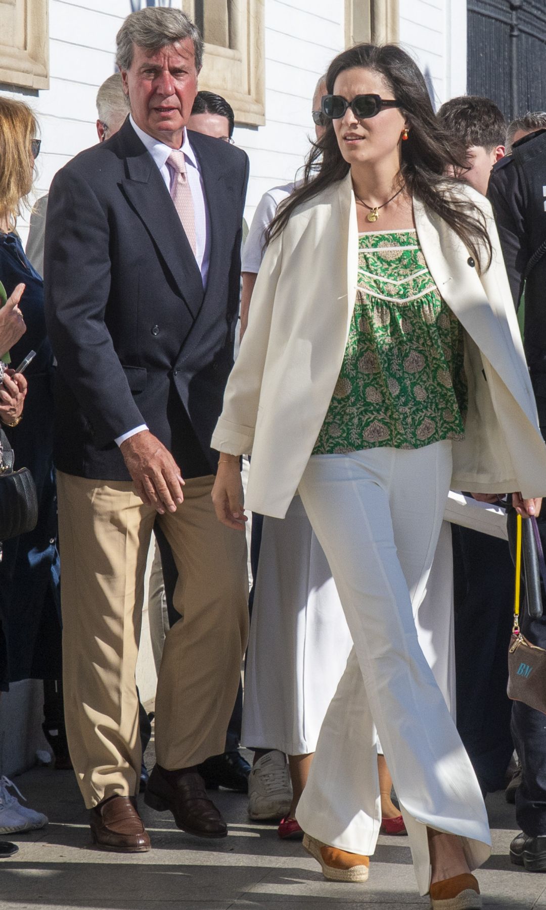 Cayetano Martínez de Irujo y Bárbara Mirjan, durante la feria taurina de Sevilla, el 5 de abril de 2026.