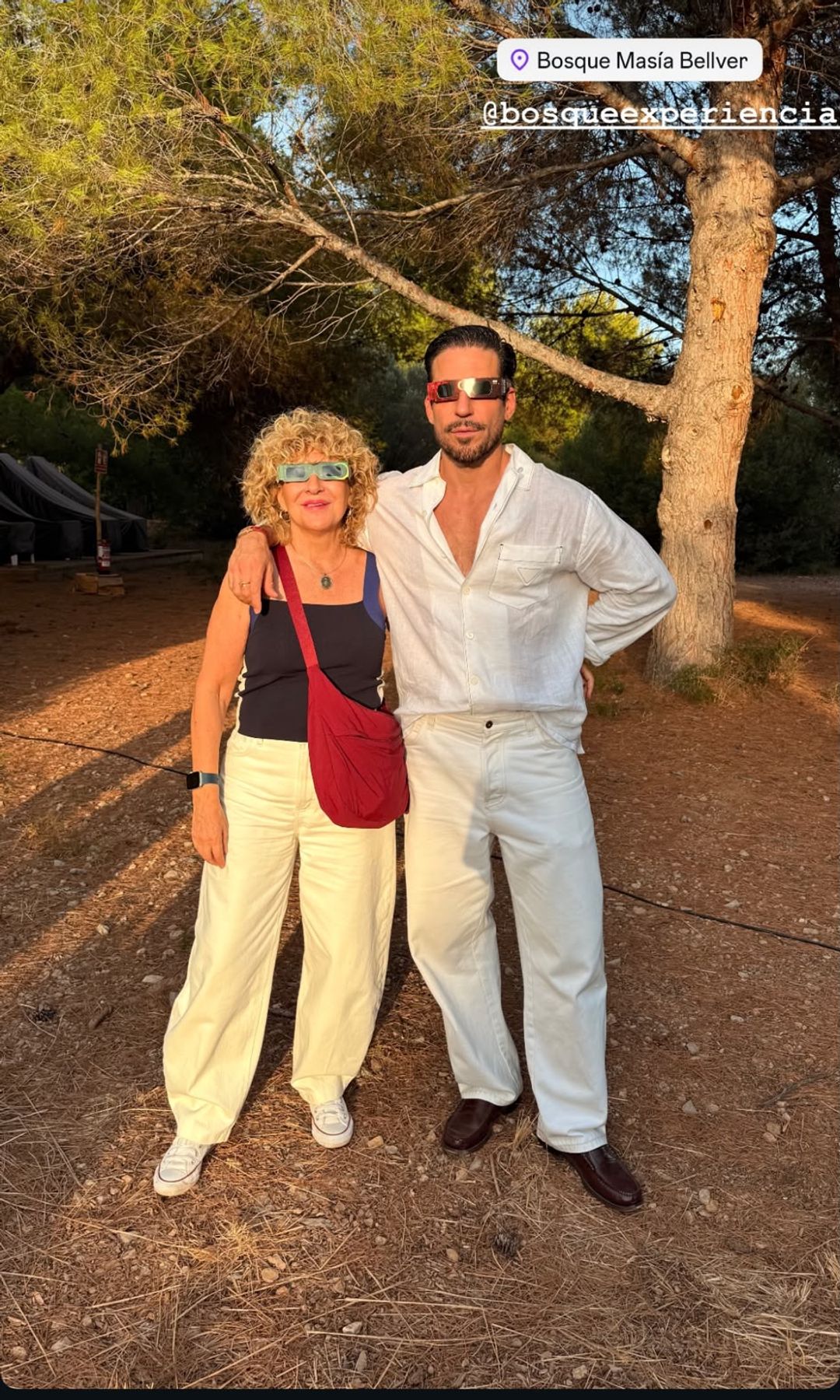 Miguel Ángel Silvestre tampoco se ha querido perder el eclipse
