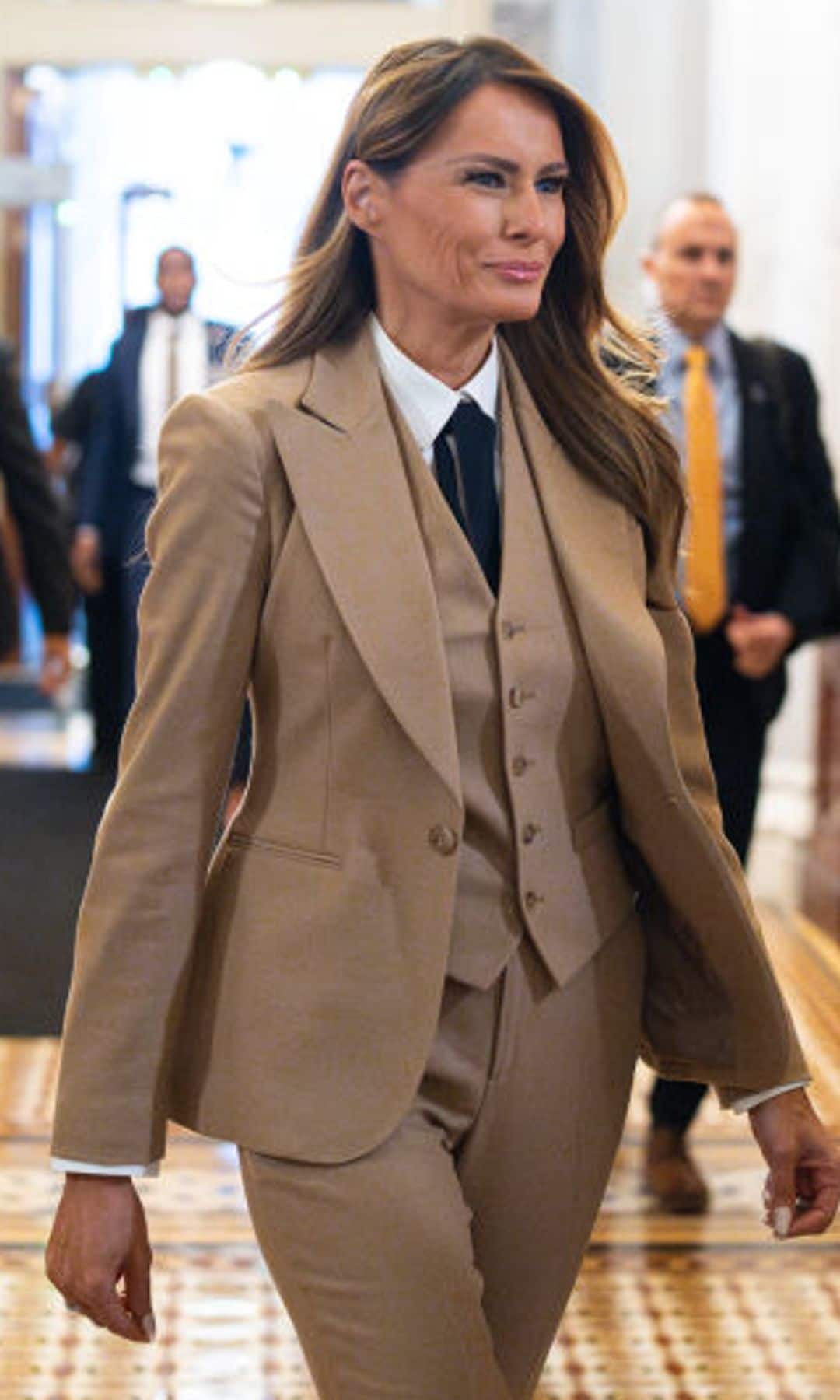 Por qué las 'royals' y políticas ya visten trajes