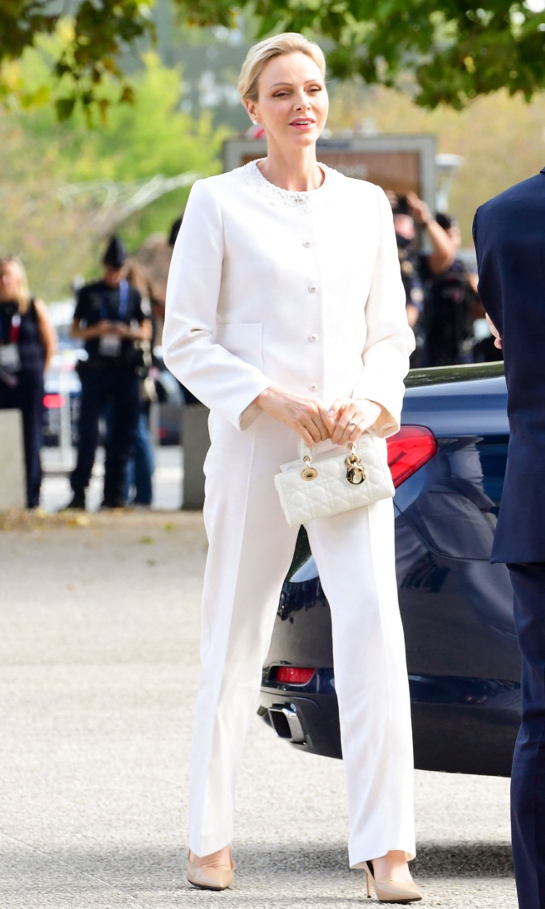 Emmanuel Macron y su esposa, Brigitte Macron, reciben al príncipe Alberto II y a la princesa Charlene de Mónaco a su llegada al encuentro 'En las raíces de Europa: por la paz y la unidad', en Metz, Francia, el 28 de septiembre de 2026.
