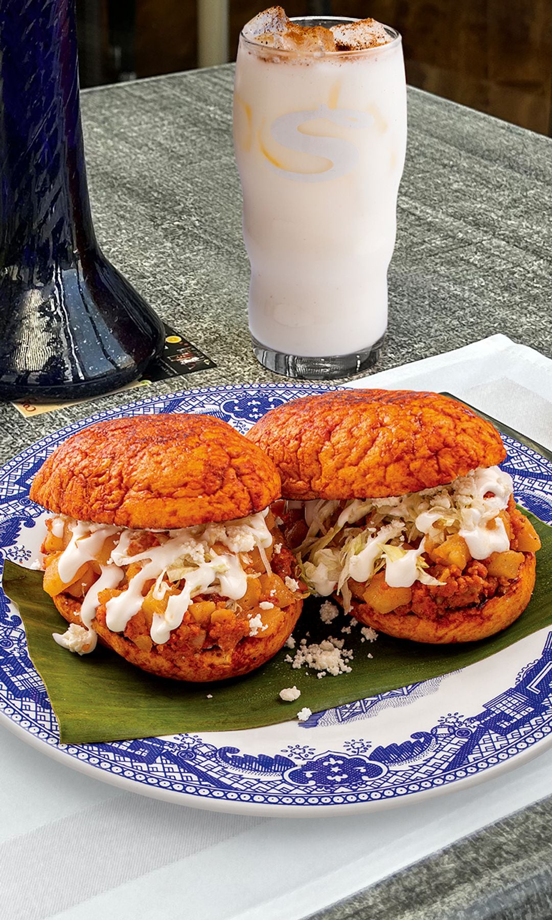  Puedes disfrutar de los días patrios con deliciosos pambazos en Sanborns.