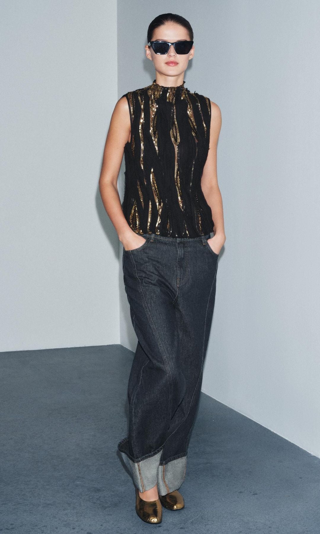 Tops especiales de Zara para llevar con vaqueros estas navidades y ser la más elegante, como Tamara Falcó