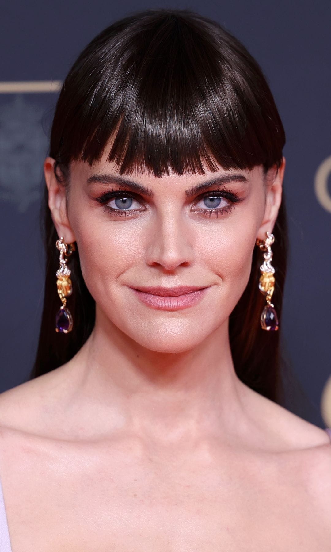 Después: con flequillo (Premios Goya en febrero 2025)