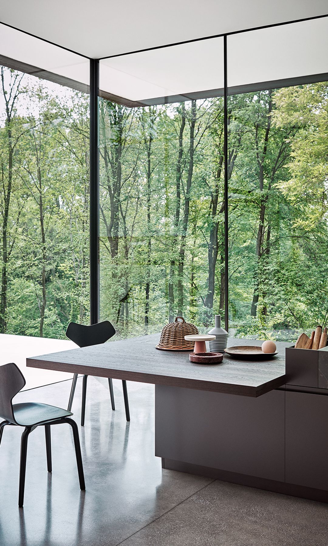 Cocina conectada con el paisaje, diseño de César by Nero