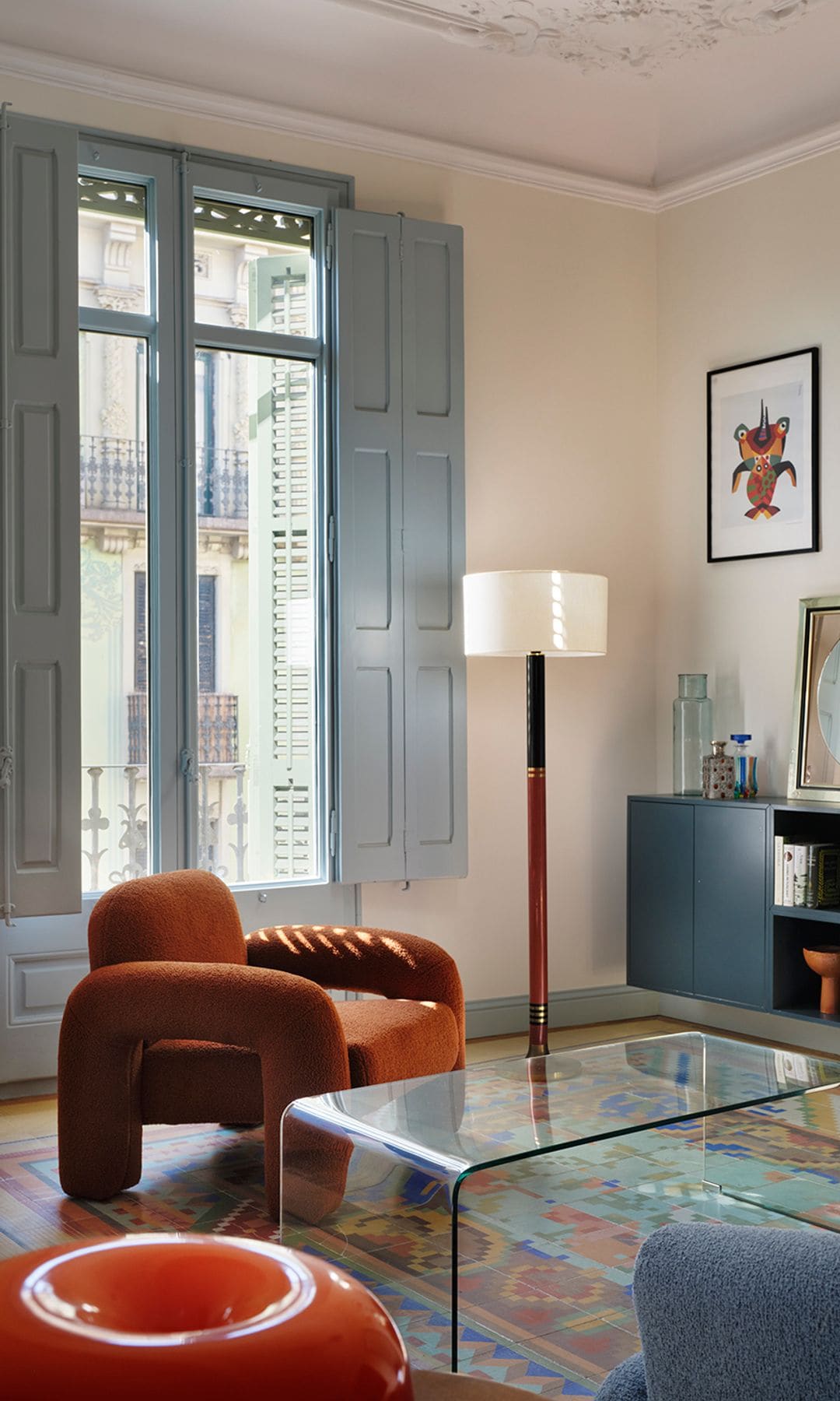 Salón con rincón de lectura