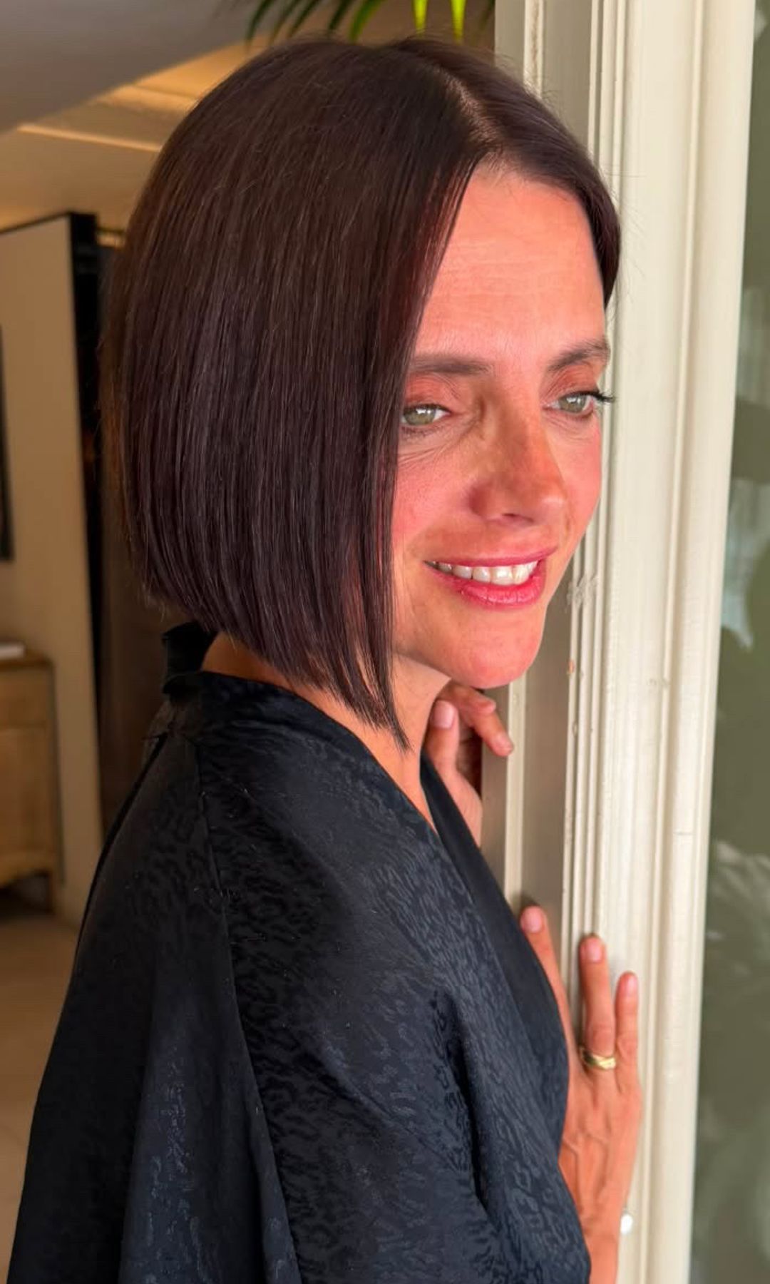 Macarena Gómez con su nuevo microbob en la peluquería