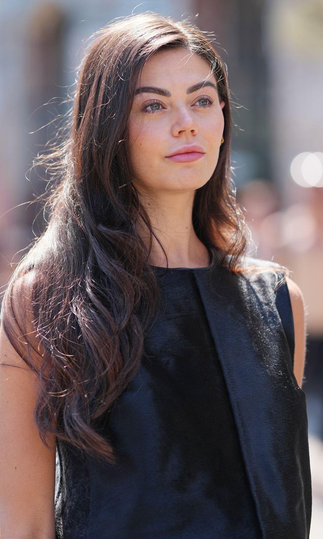  Mujer con cabello ondulado