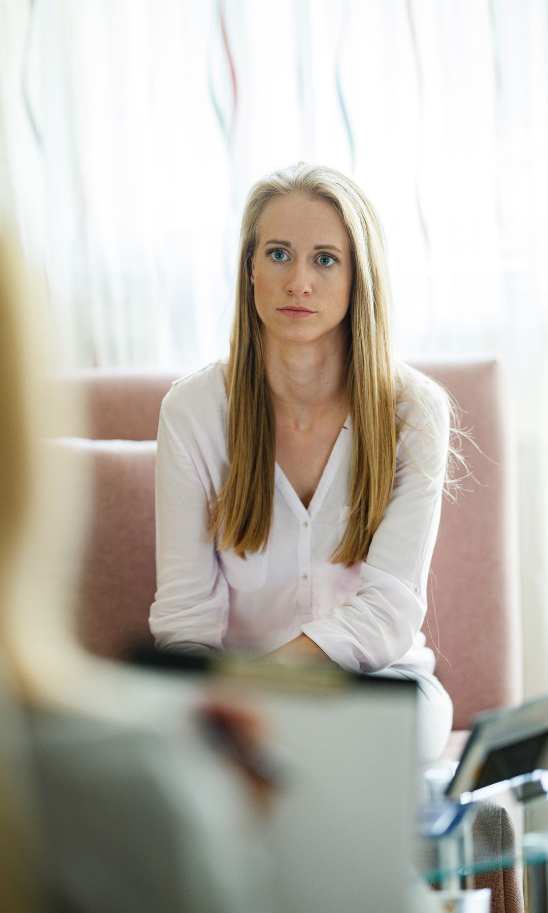 Mujer en la consulta del psicólogo