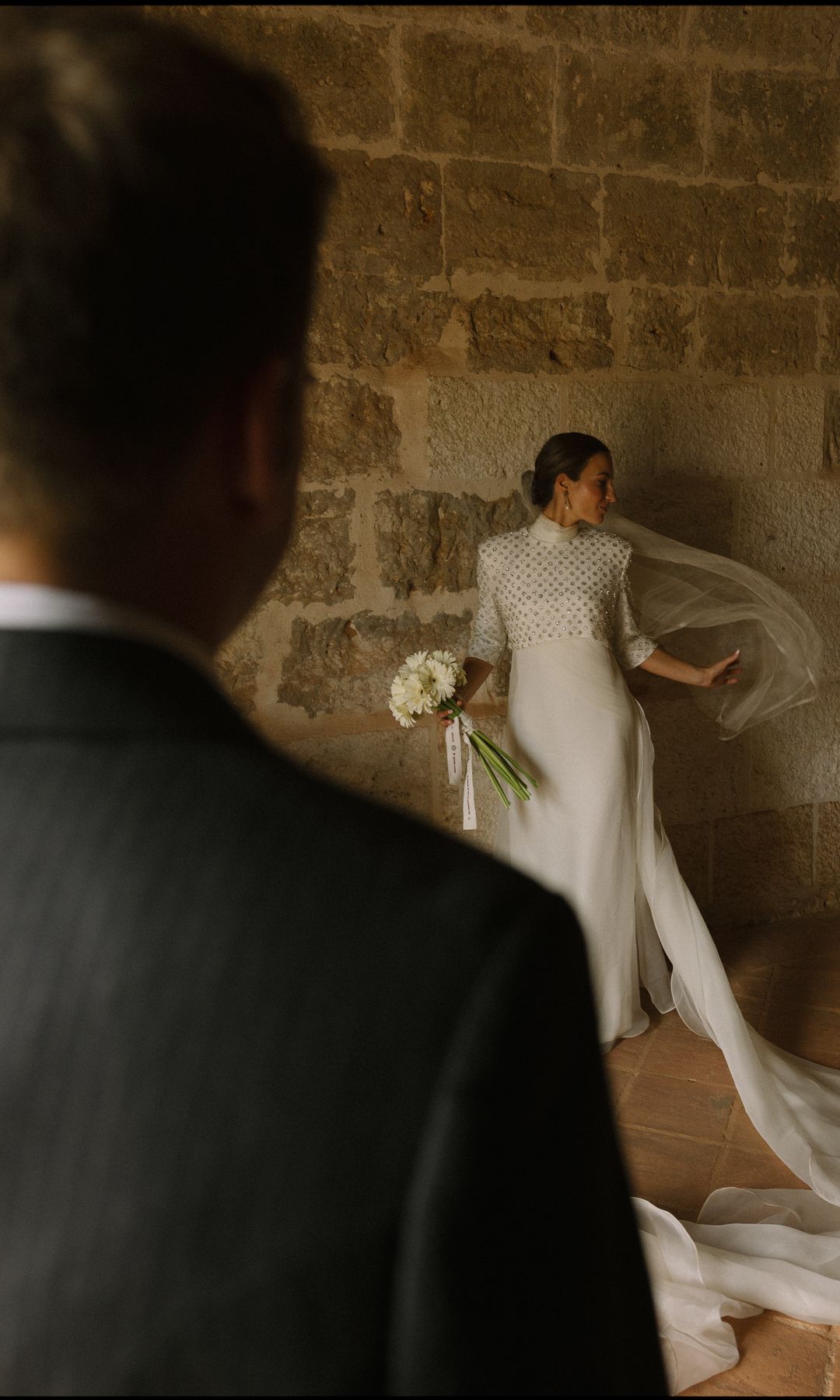 Look de novia viral con torera joya de Cotonnus