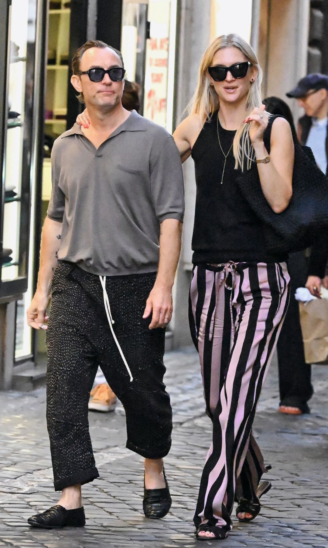 Jude Law y su mujer, la psicóloga Phillipa Coan, han celebrado su aniversario de boda con una escapada para dos a la Ciudad Eterna. 