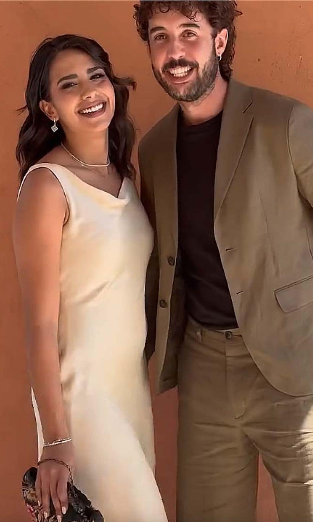 Lola Orellana y su novio, el cantautor ibicenco Cosme Daniel de Juan, quienes van a convertir a Rosario en abuela 