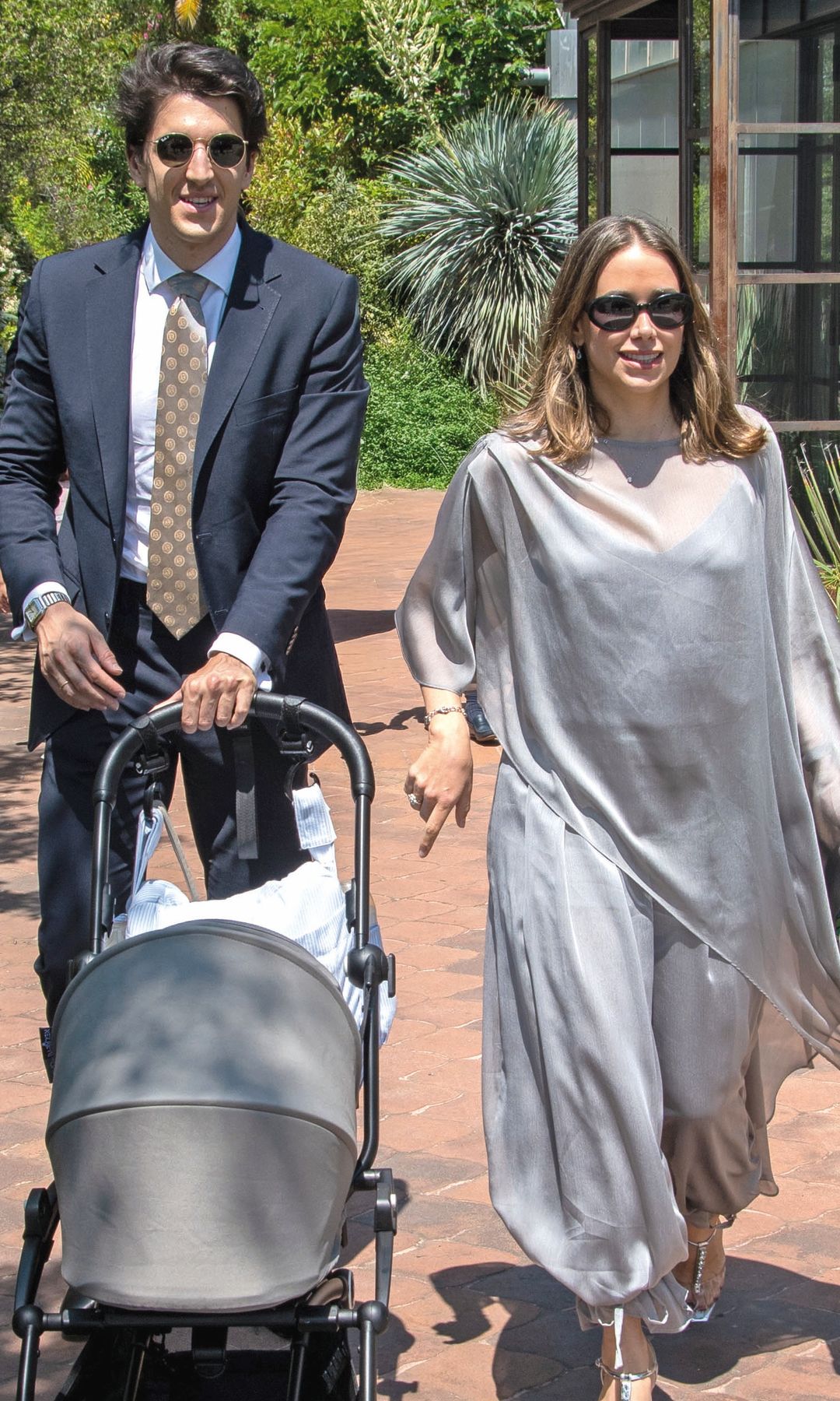 Javier García-Obregón y Eugenia Gil junto al pequeño Javi