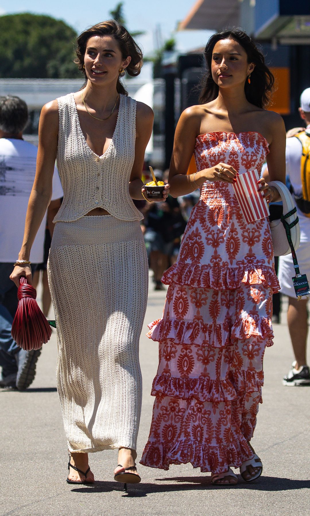 Rebecca Donaldson y Alexandra Saint Mleux