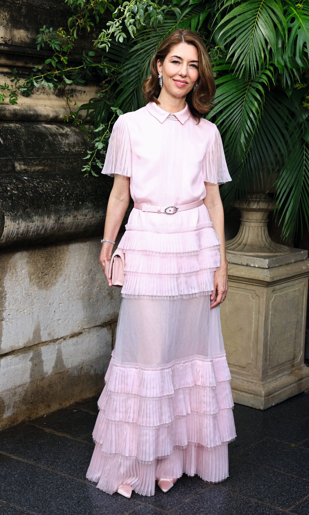 MARTA ORTEGA Y PENÉLOPE CRUZ ESTRELLAS DE CINE, ARISTÓCRATAS E ICONOS DE ESTILO EN LA GRAN FIESTA DE LA MODA DE PARÍS
