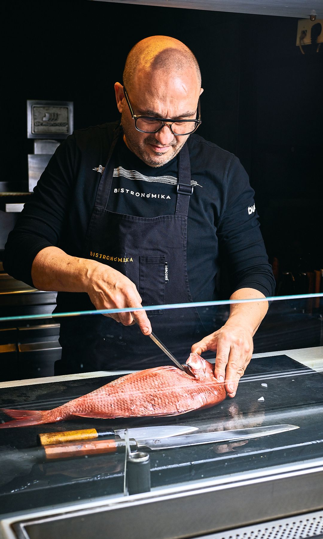 La maduración del pescado es un proceso que puede mejorar significativamente el sabor y la textura del mismo, pero requiere de un proceso controlado.