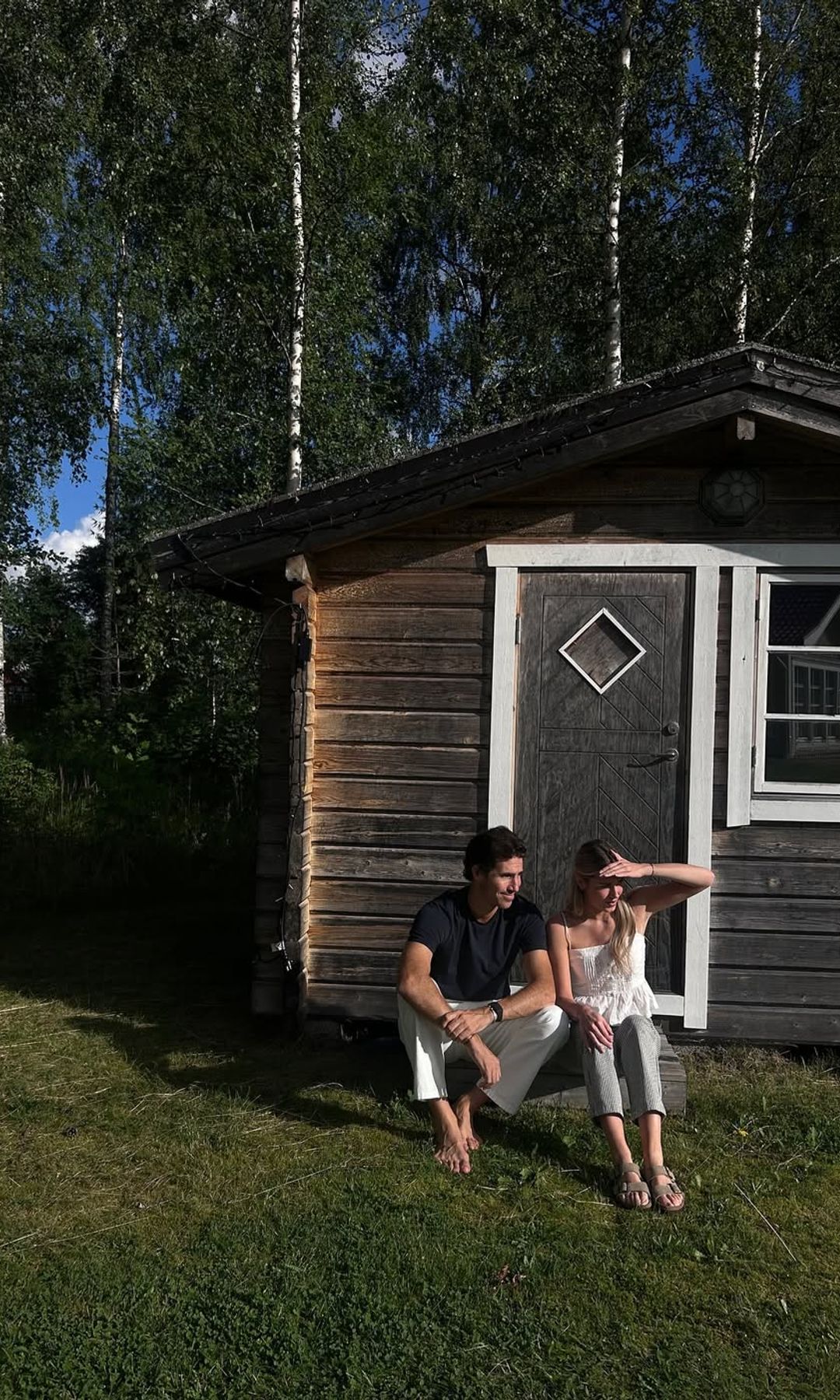 Daniela y Martina Svedin Figo disfrutan de unas idílicas vacaciones en Suecia, el país de su madre
