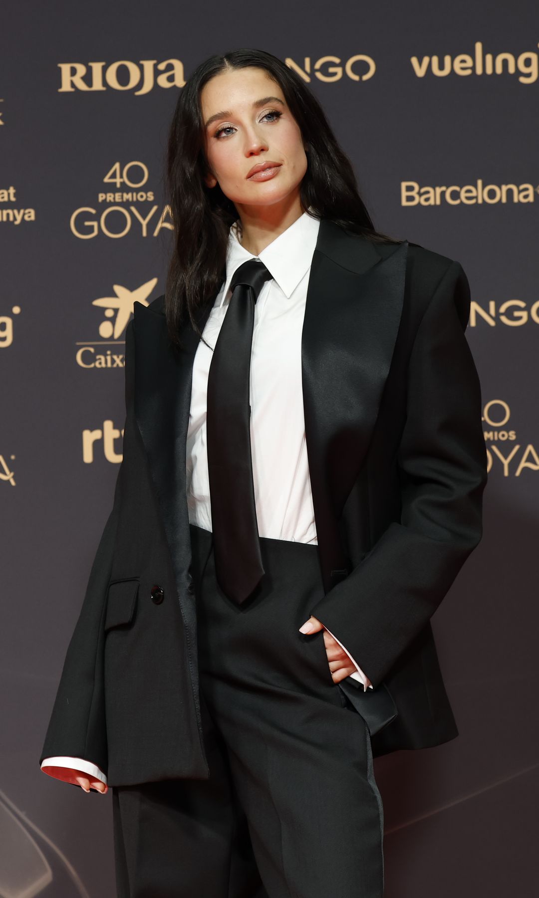 María Pedraza con traje de Mango en la alfombra roja de los Premios Goya 2026