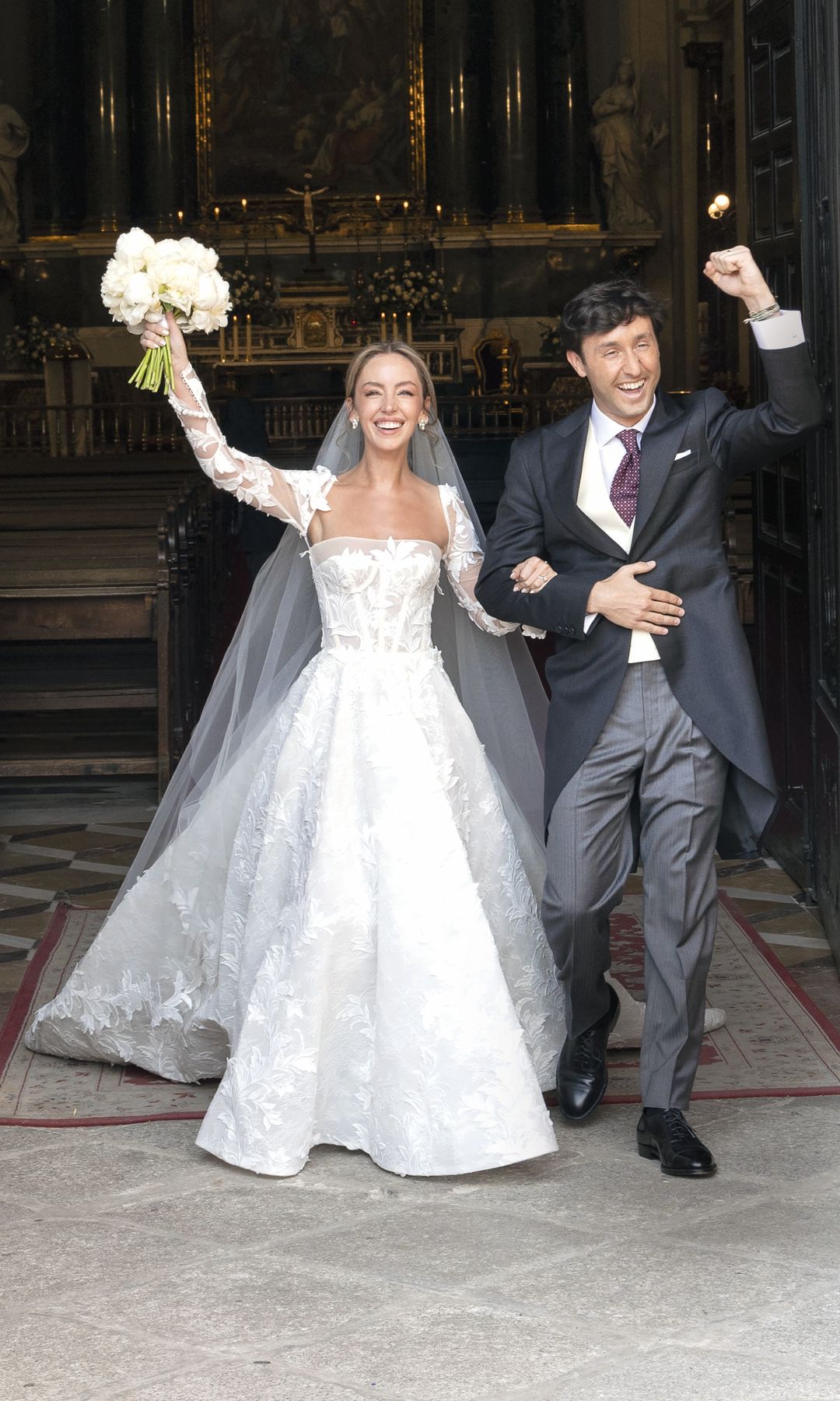 Alejandro Hernando y Lucrecia Tarabotto, ya convertidos en marido y mujer