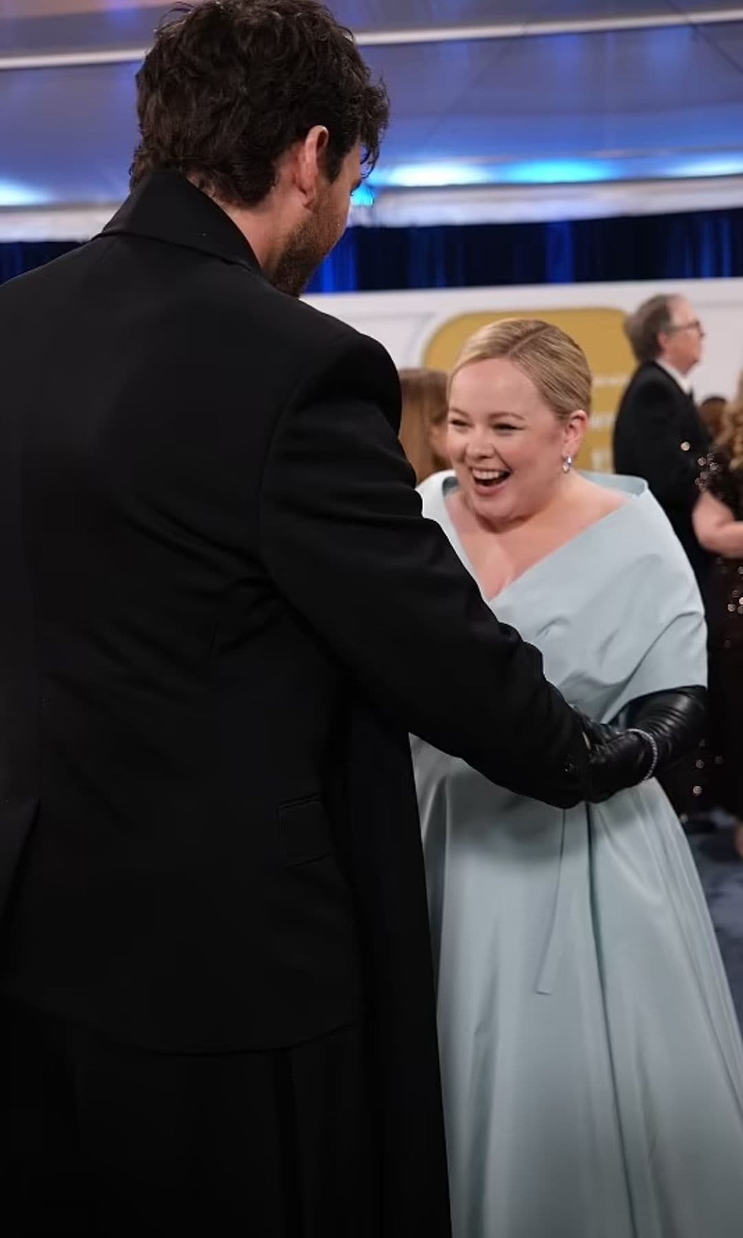 Nicola Coughlan y Luke Newton en los SAG 2025: el reencuentro que hizo suspirar a los fans de Bridgerton