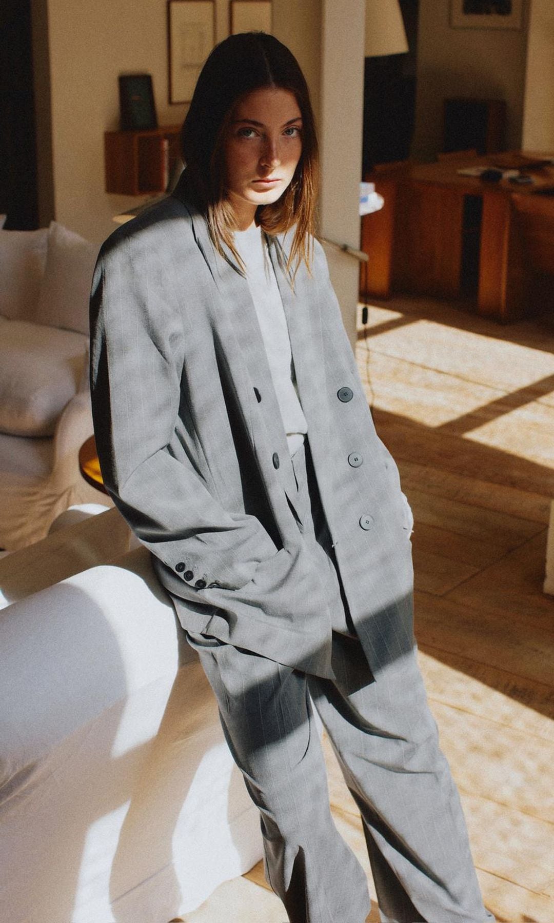 Pantalón pliegues Zara 2025