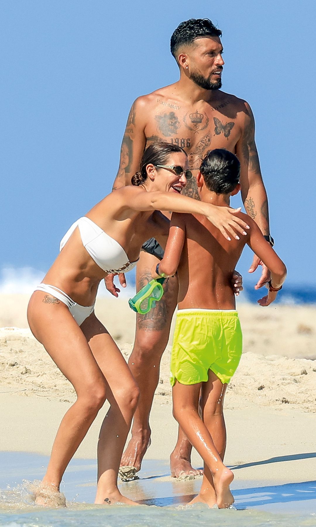 Tamara Gorro, su expareja, Ezequiel Garay, y su hijo, Antonio, de vacaciones juntos
