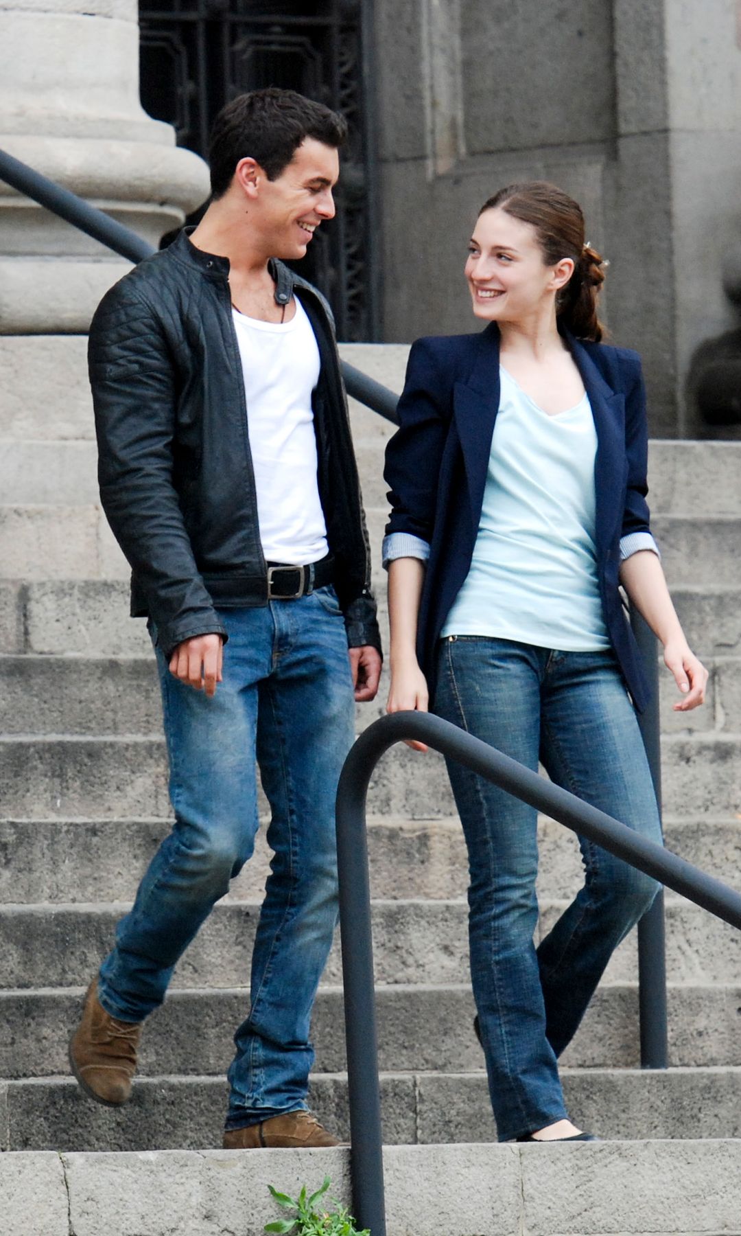 LOS ACTORES MARIO CASAS Y MARIA VALVERDE DURANTE EL RODAJE DE A TRES METROS SOBRE EL CIELO 01/06/2010 BARCELONA