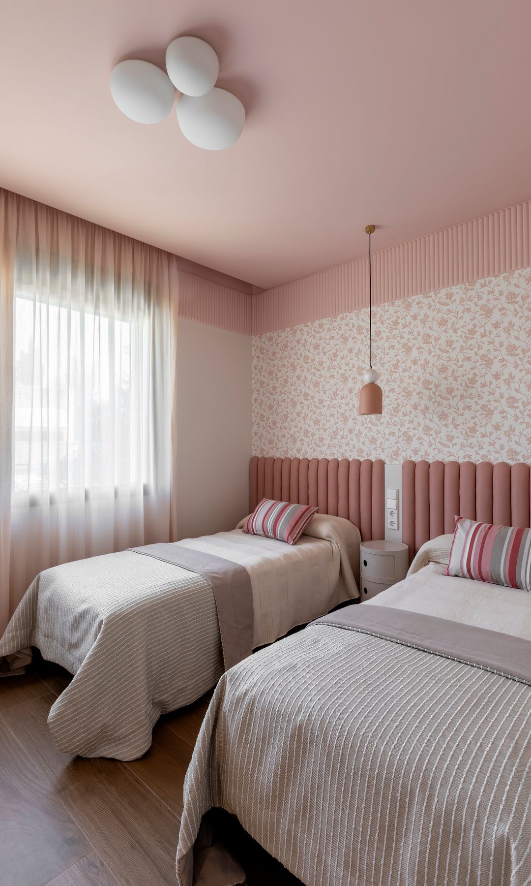 Dormitorio infanti con dos camas