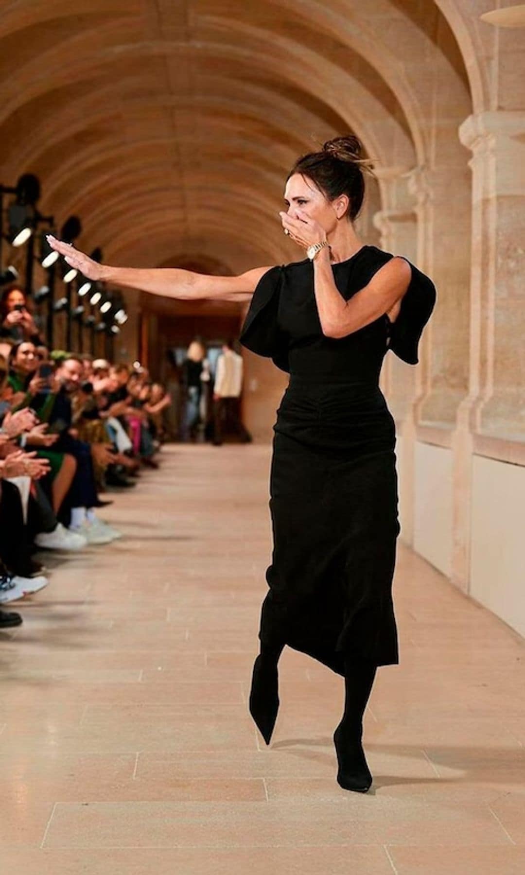 Victoria Beckham en su primer desfile de Paris Fashion Week