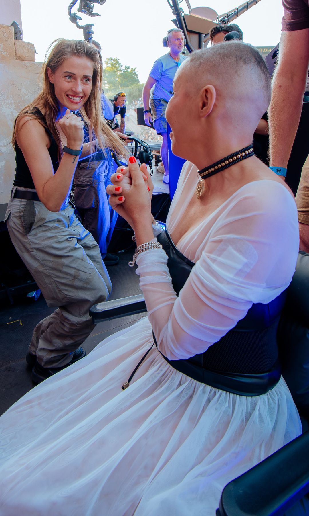 Beatriz recogiendo el ánimo que le daban sus fans