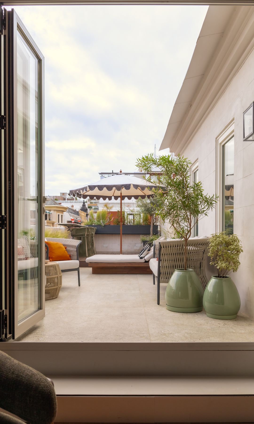 Terraza de ático, diseñada por Raquel Chamorro