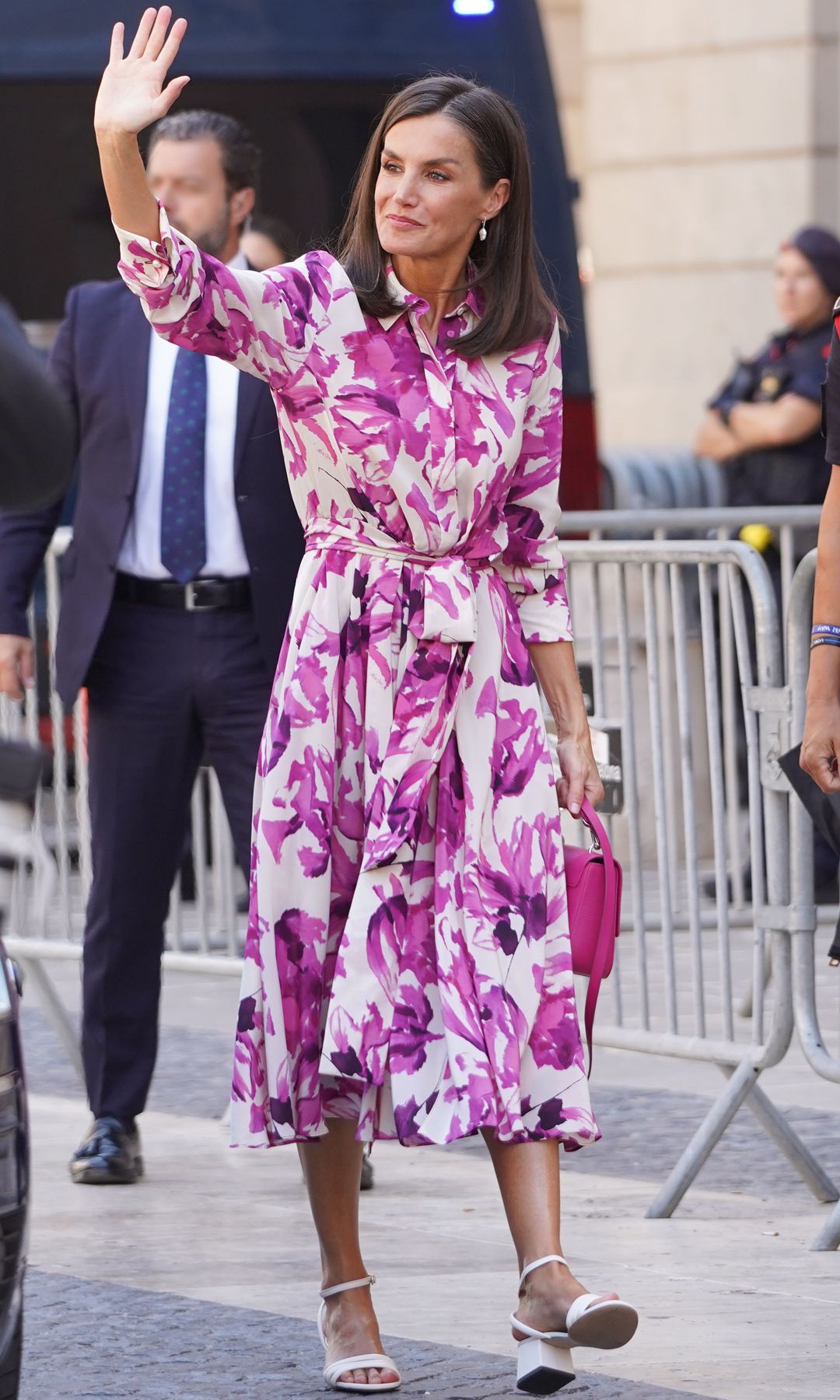 Letizia con vestido camisero en Barcelona