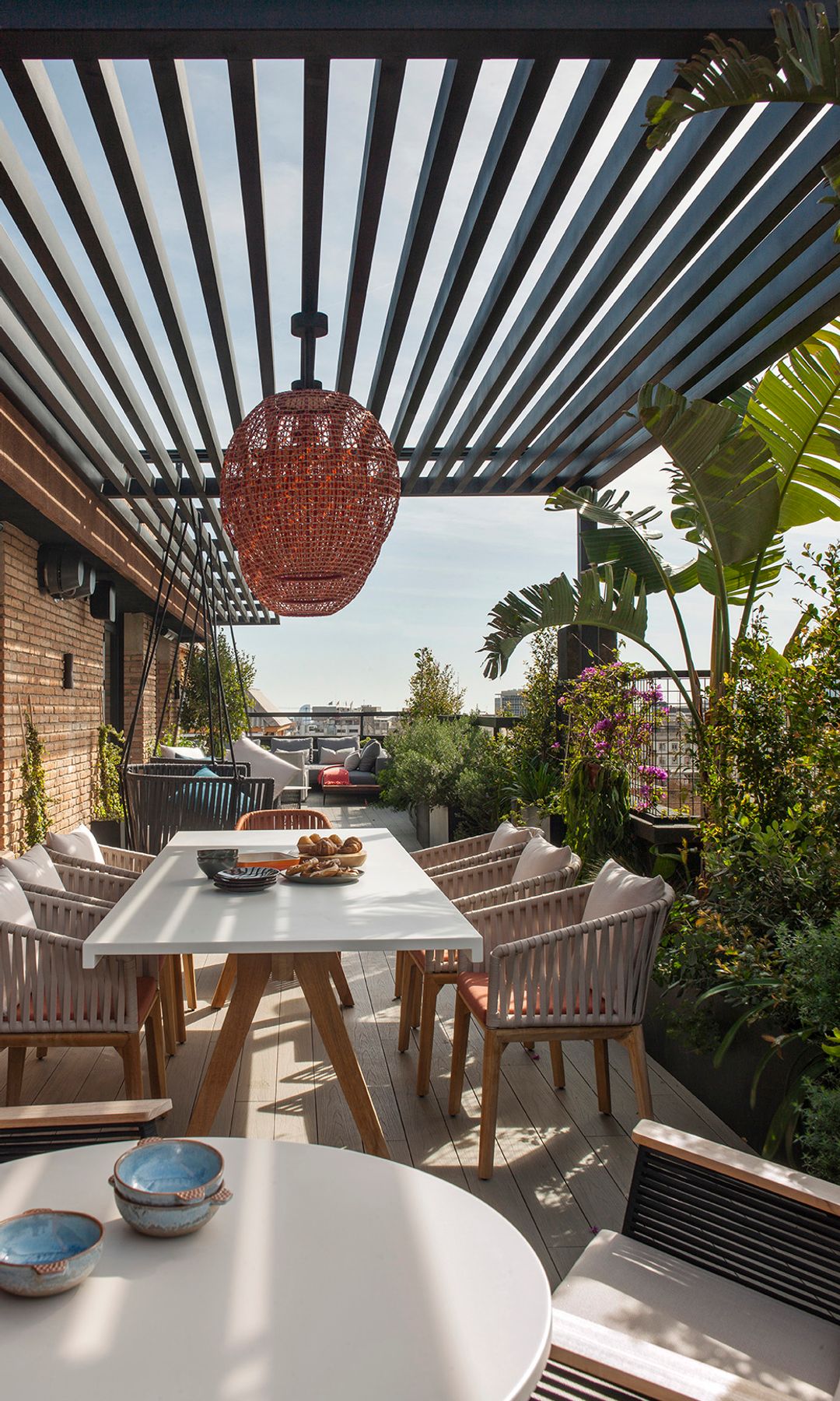 Terraza de ático diseñada por Veronica Mimoun en Gràcia, Barcelona