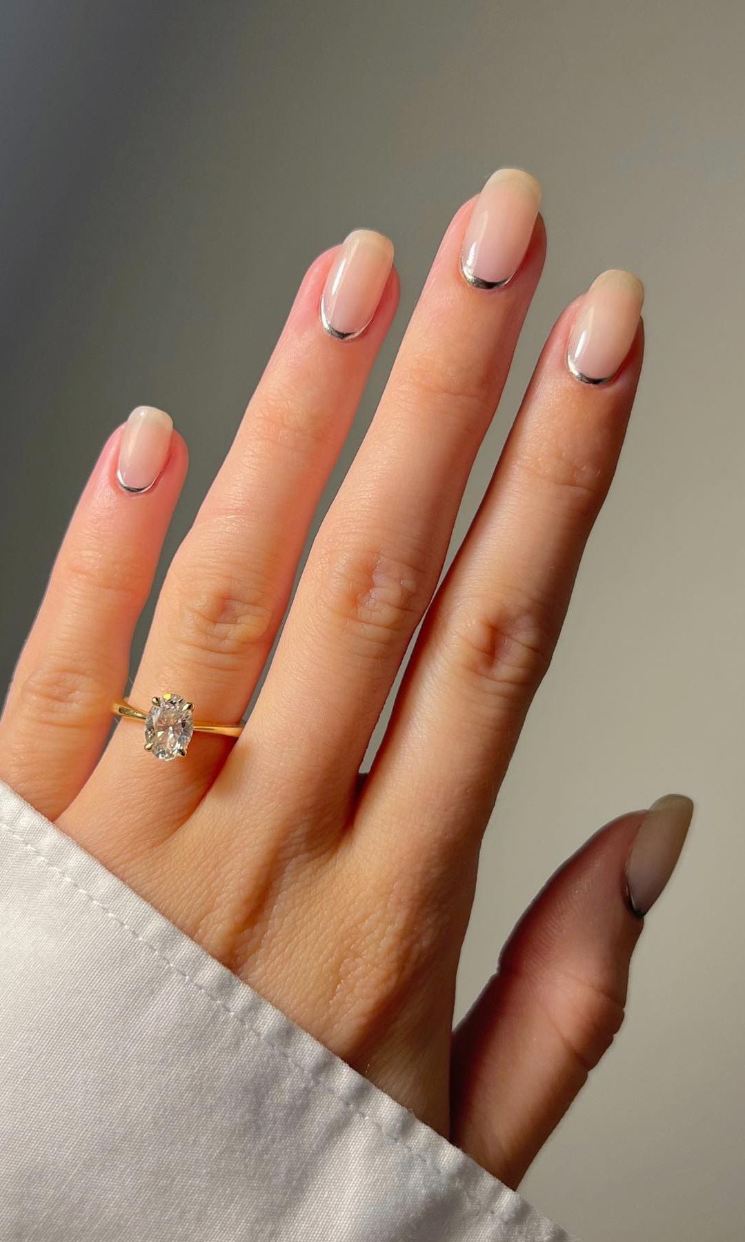 Manicura francesa invertida