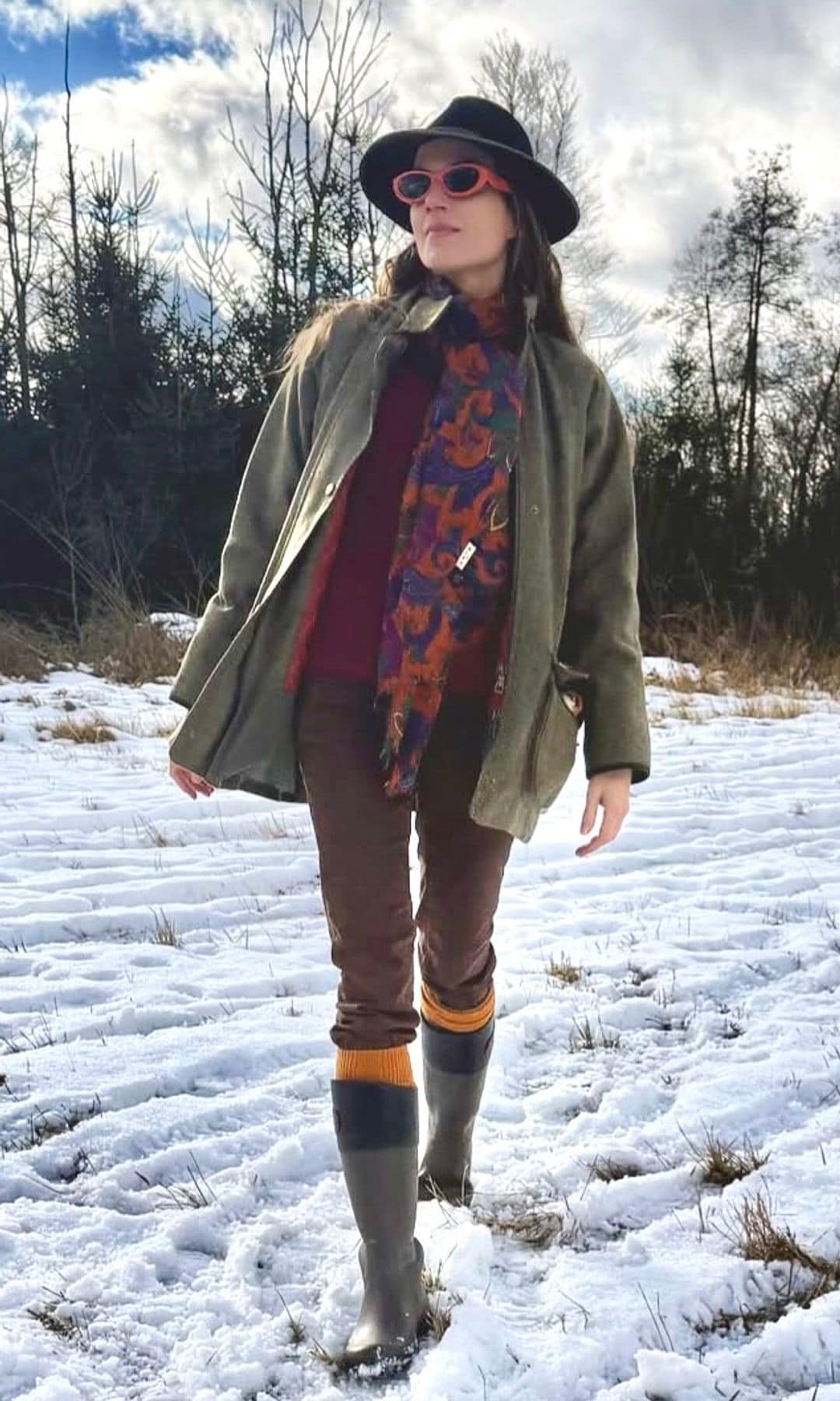 Un look muy ‘Sissi emperatriz’: Cleo Oettingen pasea por la nieve en su palacio de Baviera