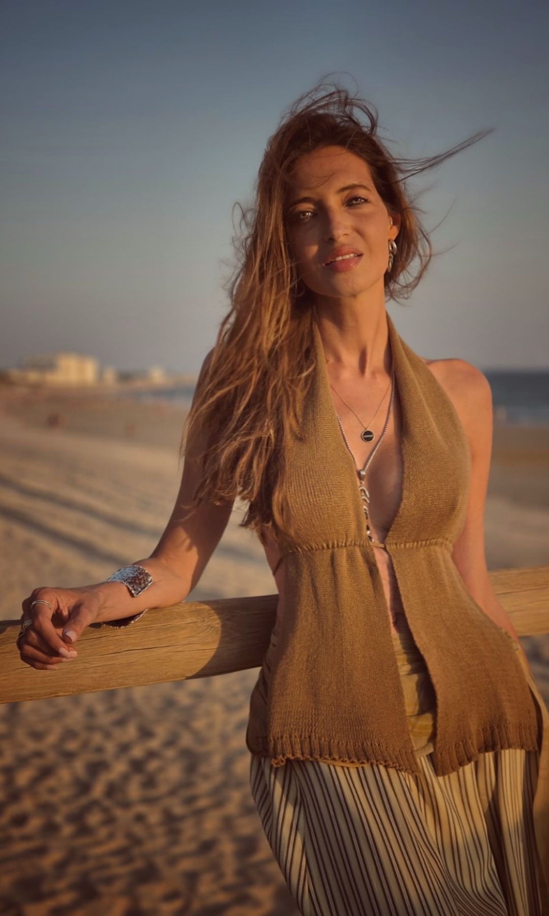 Sara Carbonero rescata los pantalones bombachos de Zara más aclamados del verano: "Vuelve a conectar con su versión más bohemia"