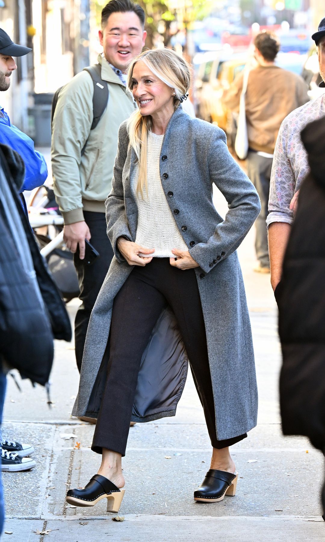 Los zapatos suecos en tendencia que Sarah Jessica Parker lleva con jeans, faldas y pantalones en otoño 2026