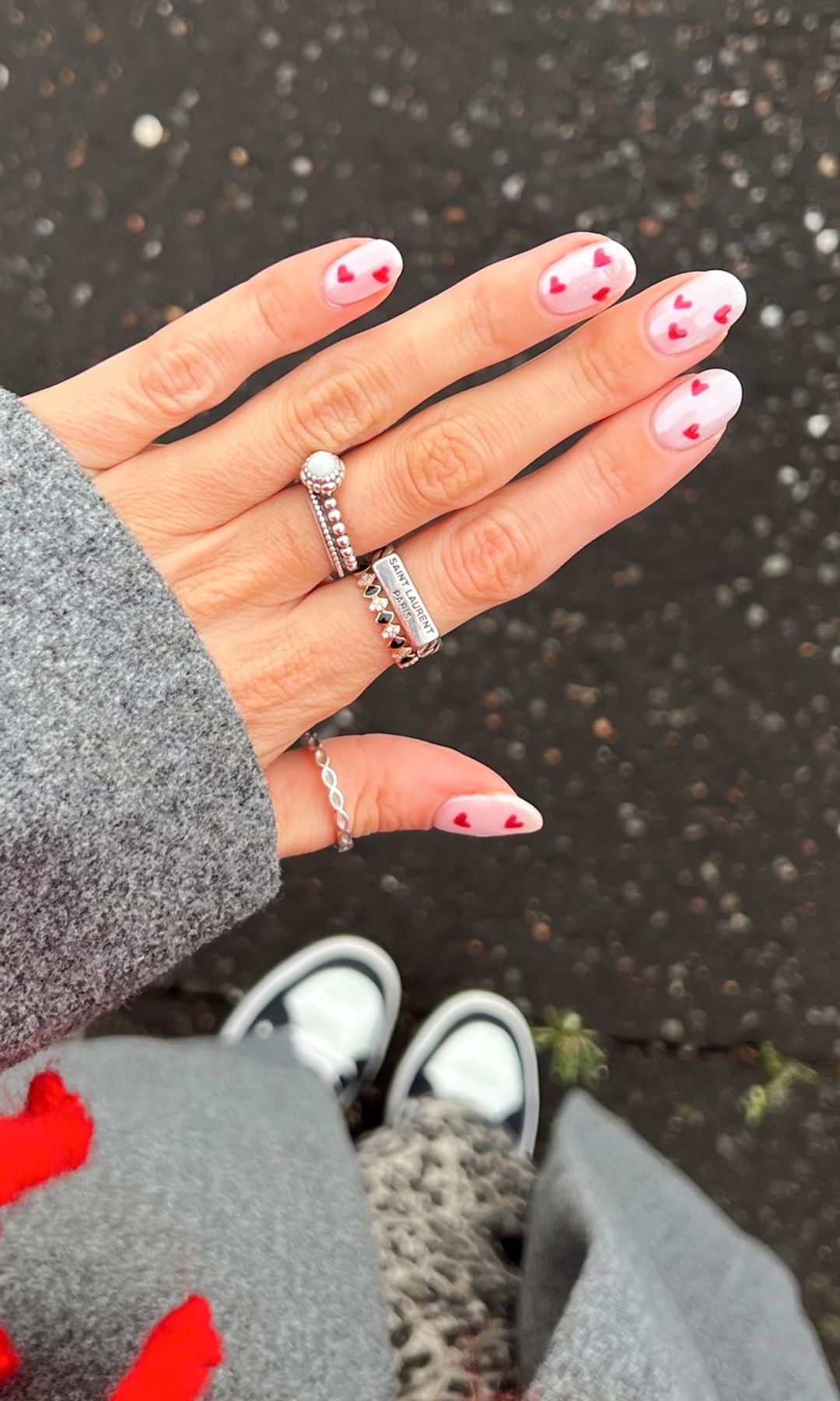 Manicura de corazones efecto perla