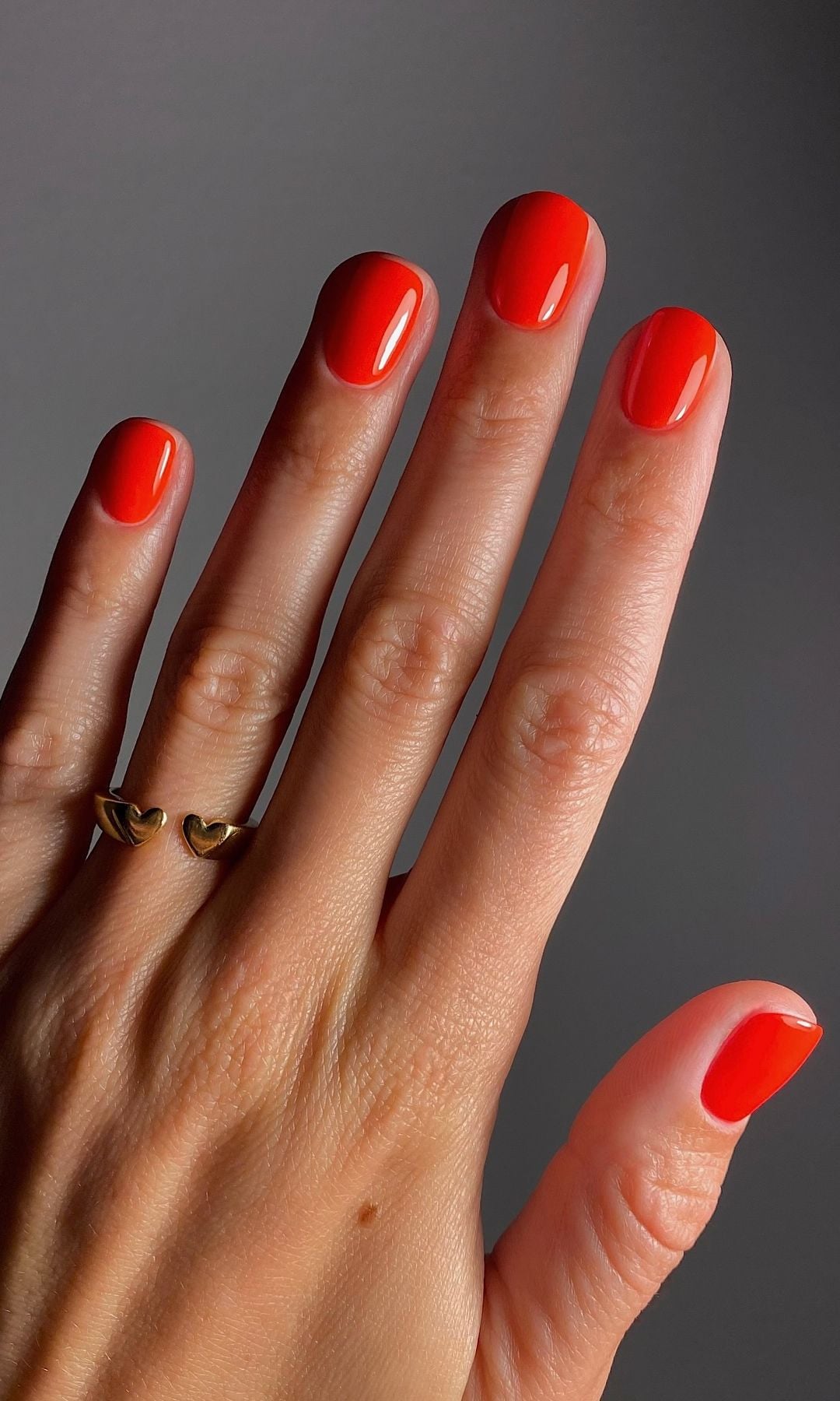 Manicura roja clásica