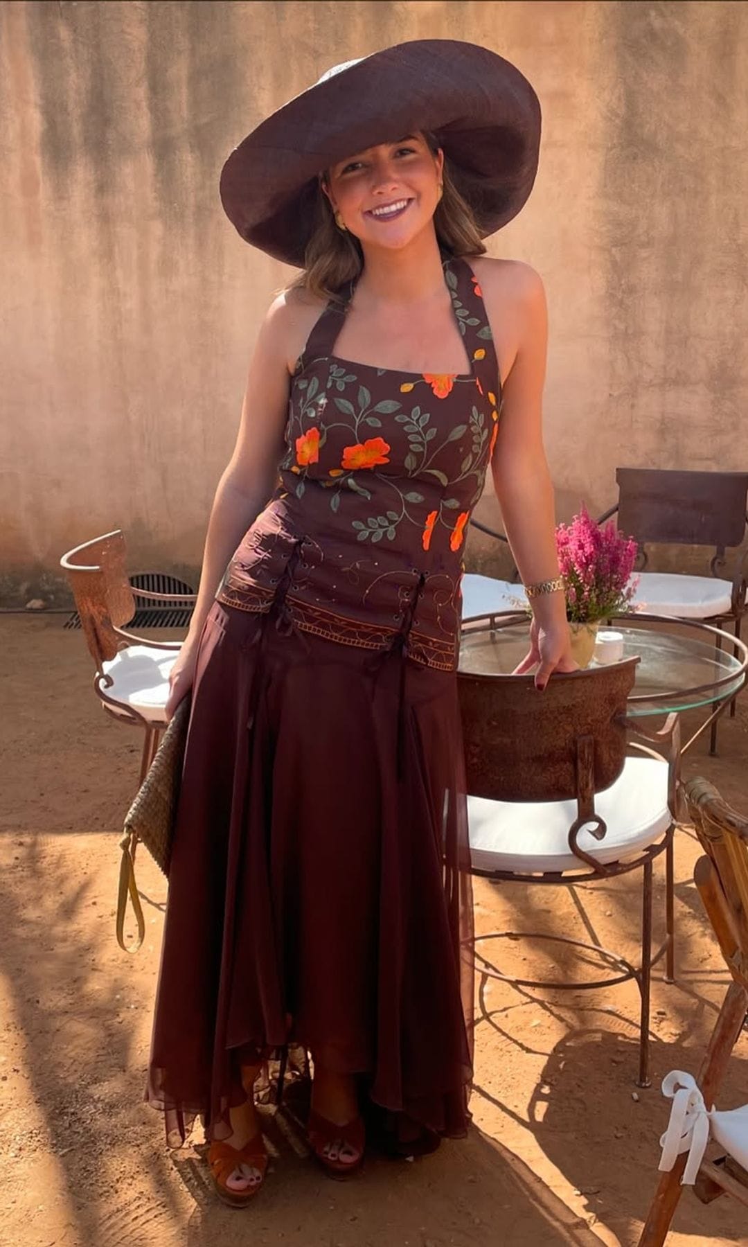 Dime qué vestido de invitada llevas y te diré el peinado que mejor le viene
