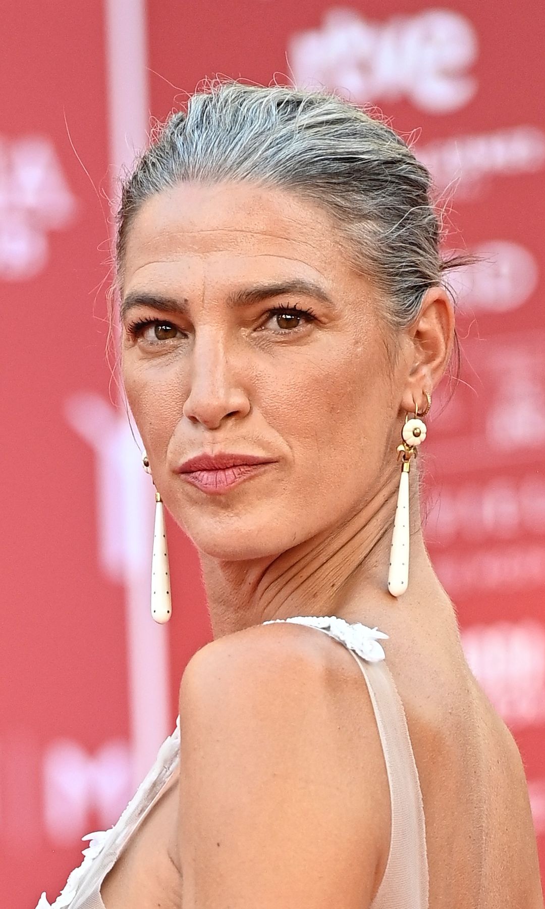 Laura Sánchez con canas
