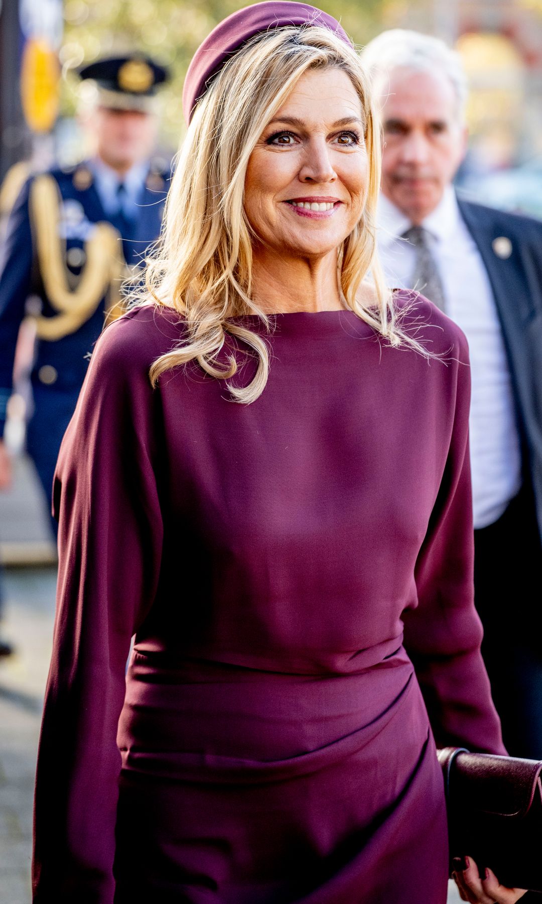 Máxima de Holanda con look berenjena