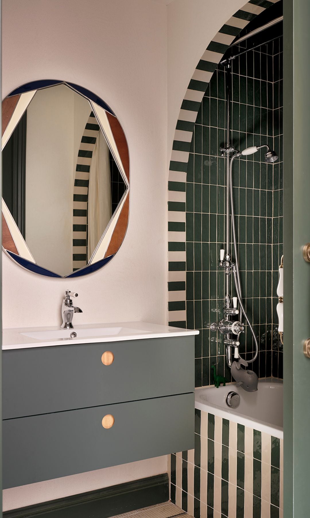 Baño decorado en color verde