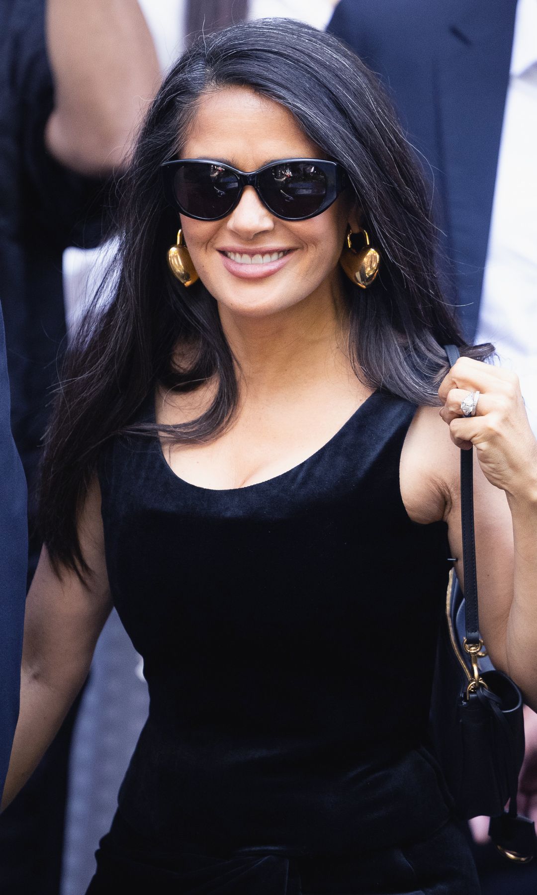 Salma Hayek en el desfile de Balenciaga en la Semana de la Moda de París el 9 de julio de 2025