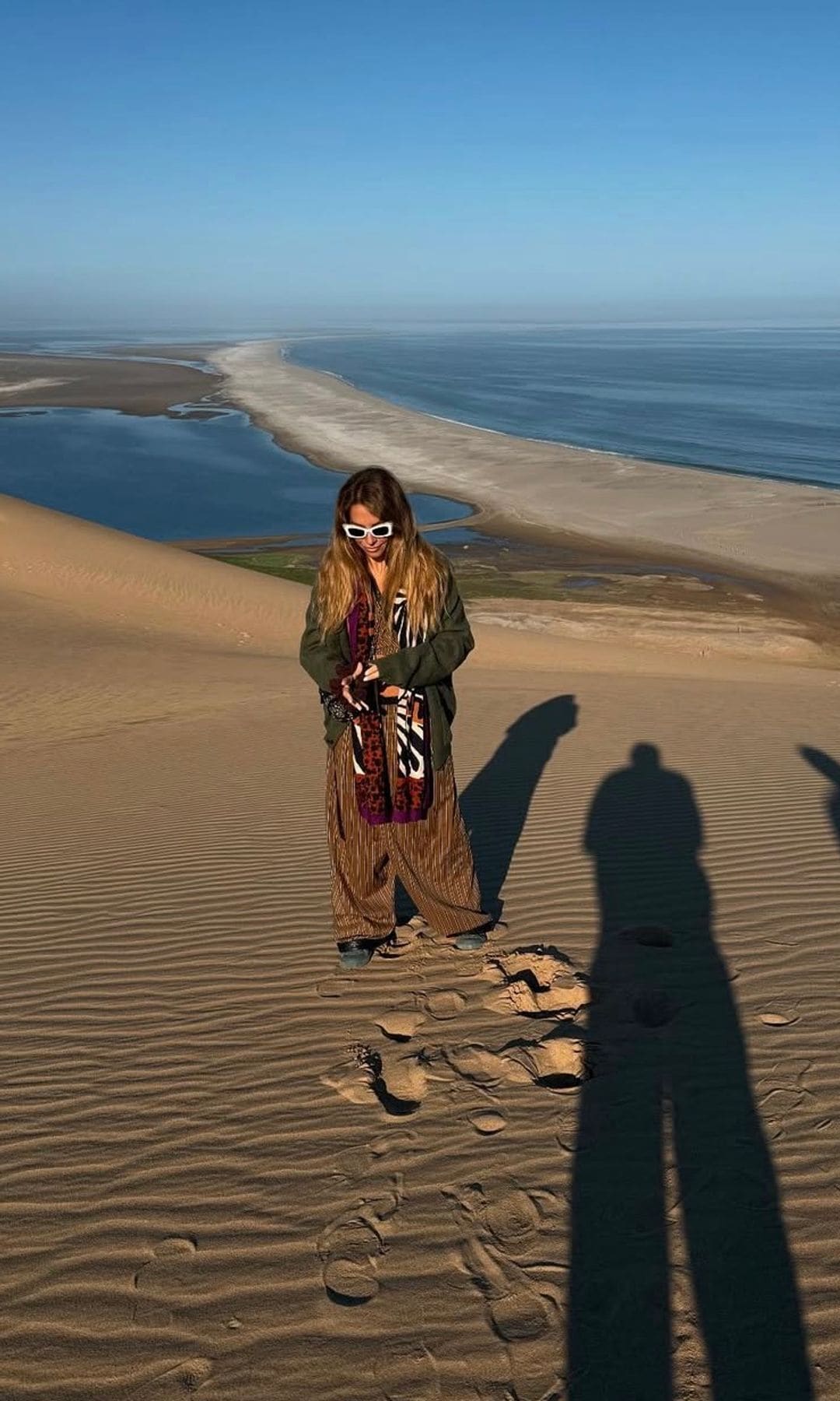 La renovada imagen de Belén Écija en su verano más especial con looks de playa, festival y safari
