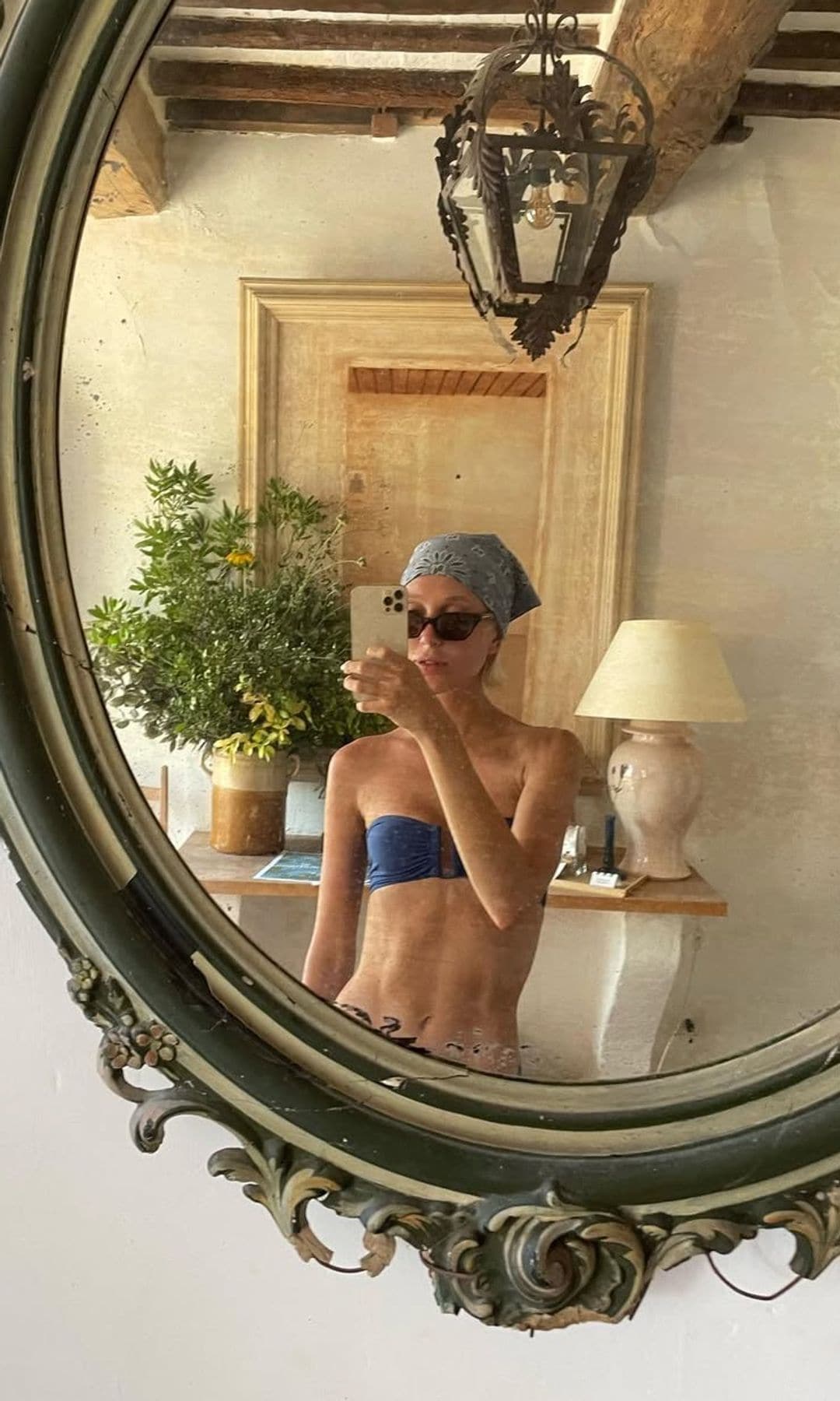 Olympia de Grecia sorprende posando en bikini con su novio argentino