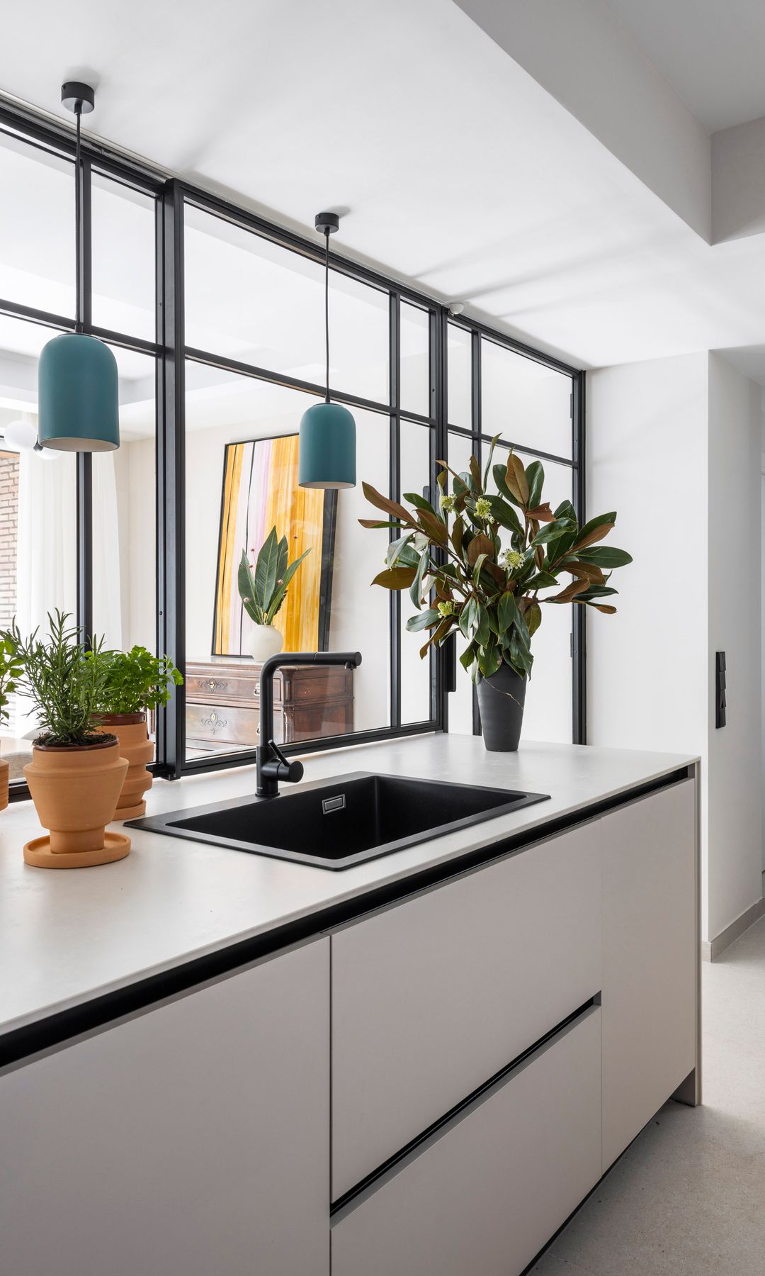 Cocina con cerramiento de cristal