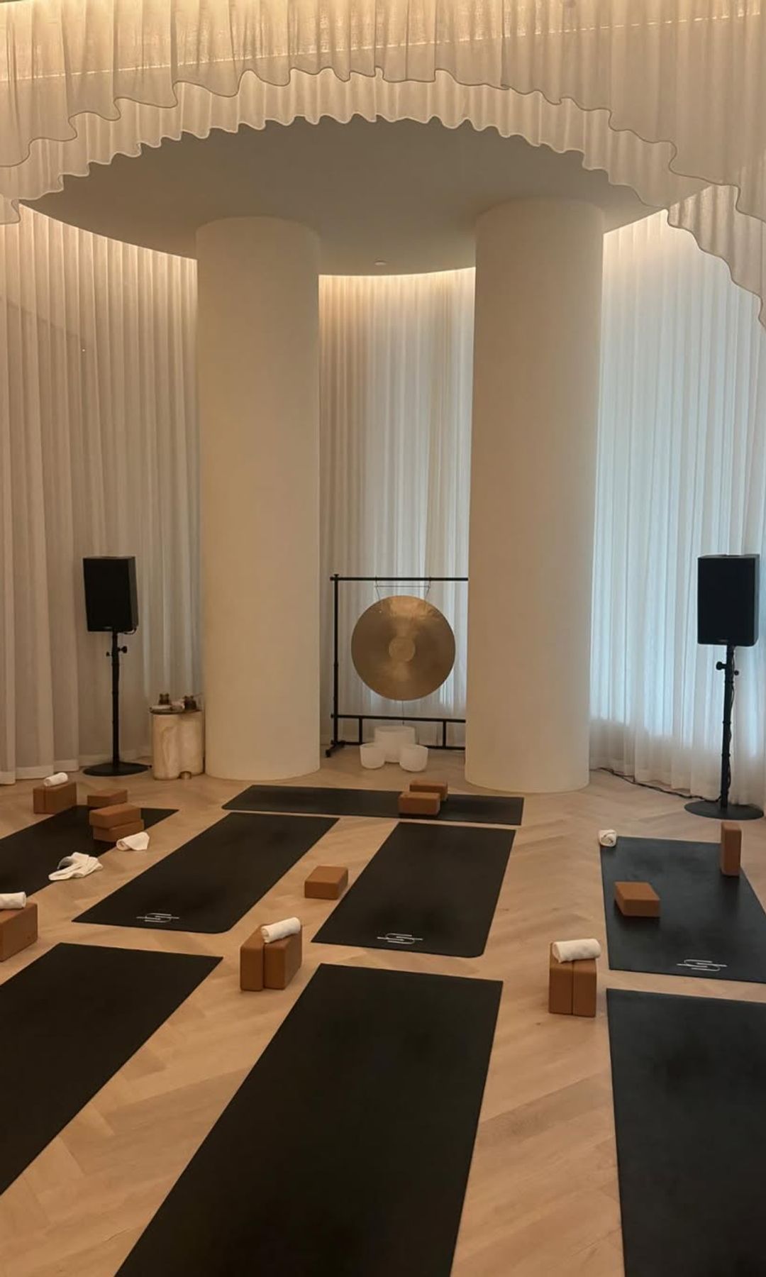 Dua Lipa yoga