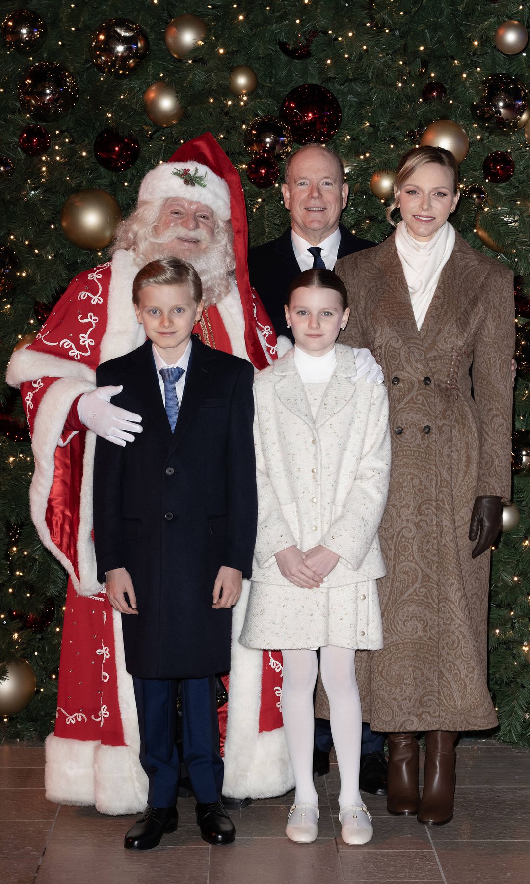 El vestido de 1.000 euros de la princesa Gabriella de Mónaco, una mini lady Dior tras los pasos de su madre