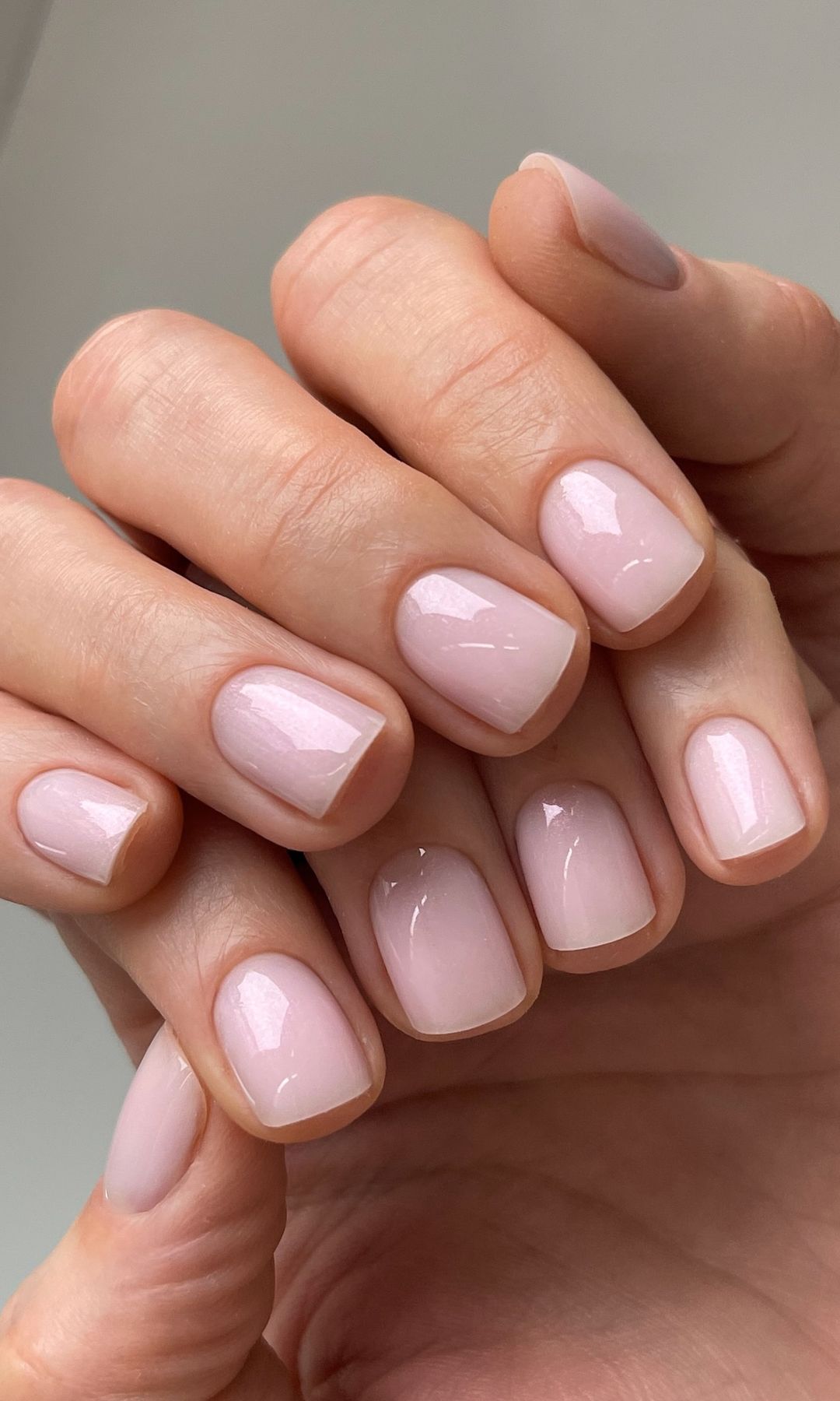 Manicura natural y cuidada